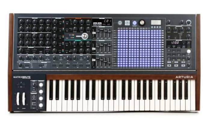 Arturia MatrixBrute